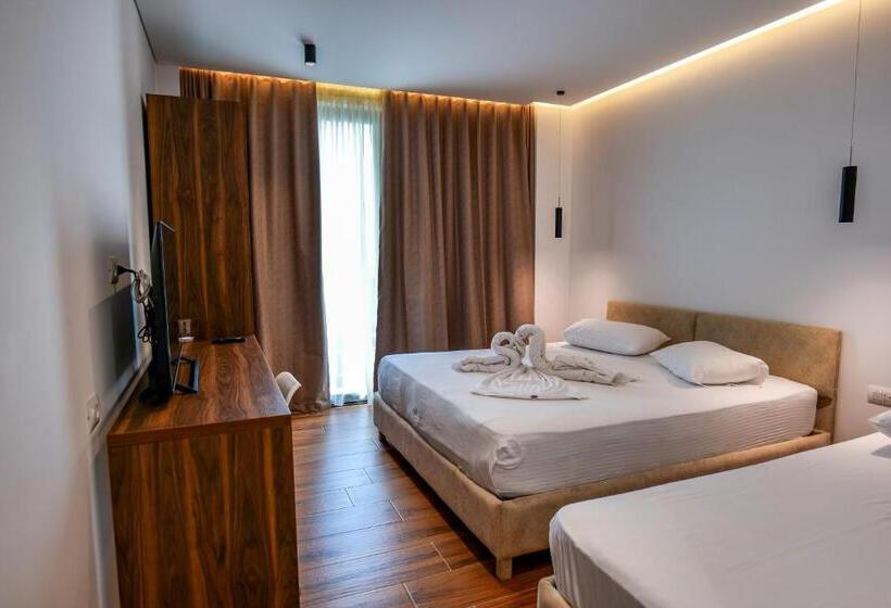 Triple Room Sea View, Havana