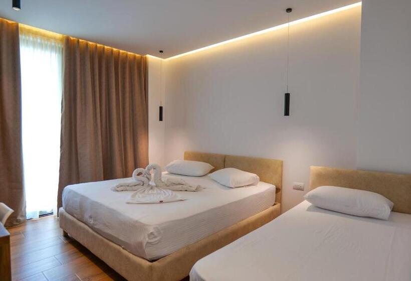 Triple Room Sea View, Havana