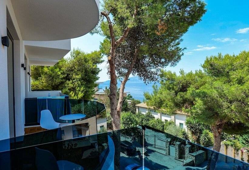 Triple Room Sea View, Havana