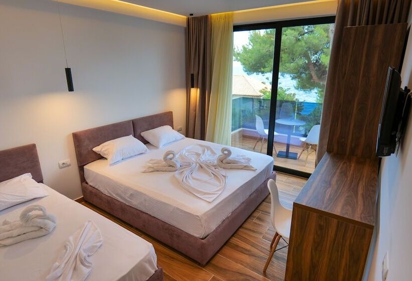 Triple Room Sea View, Havana