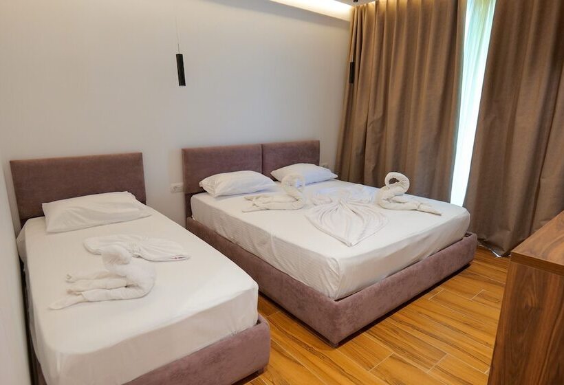 Triple Room Sea View, Havana