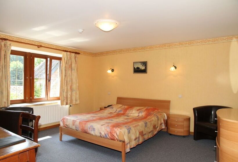 غرفة قياسية ثلاثية, Hôtel/restaurant à La Ferme