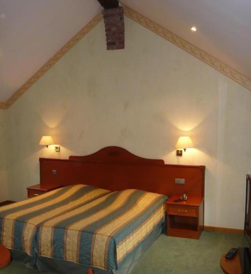 غرفة قياسية ثلاثية, Hôtel/restaurant à La Ferme