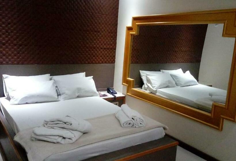 اتاق لوکس با وان آب گرم, La Costa   Adults Only