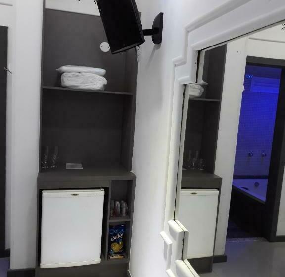 اتاق لوکس با وان آب گرم, La Costa   Adults Only