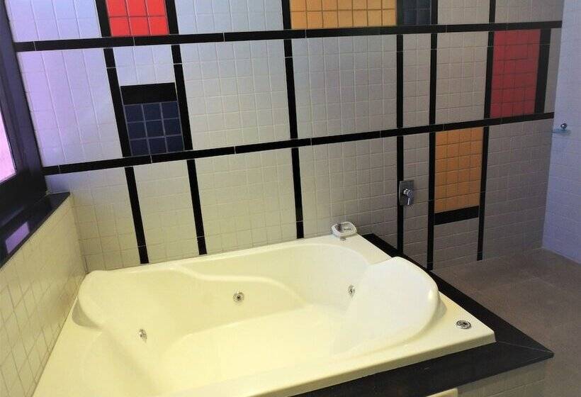 스위트, Mondrian Suite