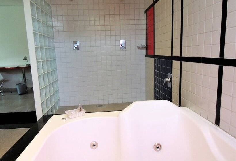 스위트, Mondrian Suite