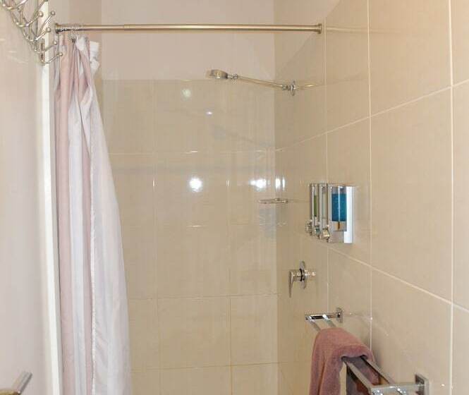 Семейный Номер Economy, Norwood House Motel & Receptions