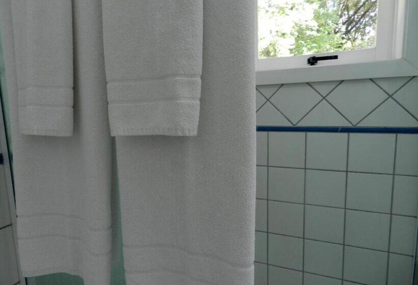 디럭스 룸, Pousada Jardim Azul