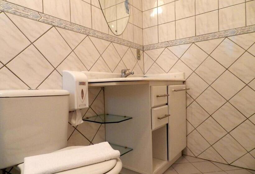 디럭스 룸, Pousada Jardim Azul