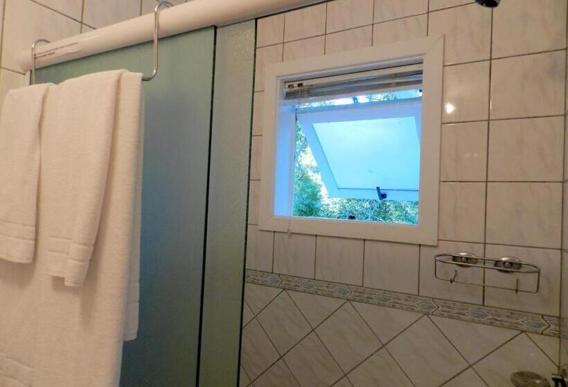 디럭스 룸, Pousada Jardim Azul