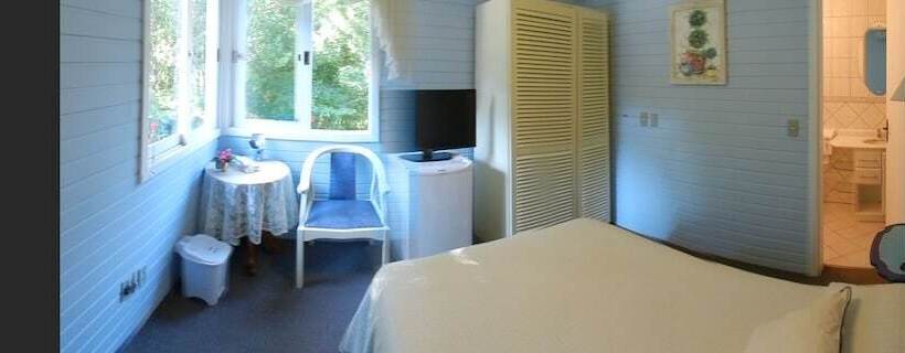 디럭스 룸, Pousada Jardim Azul