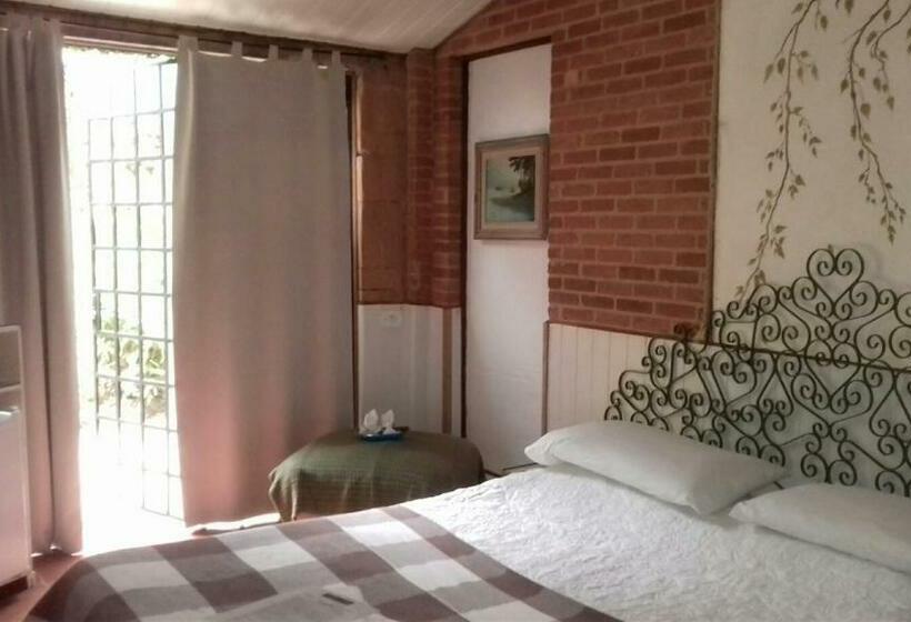 ハイドロマッサージバス付きスイート, Pousada Uma Ilha Na Montanha