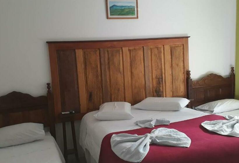 غرفة قياسية رباعية, Pouso Mariazinha