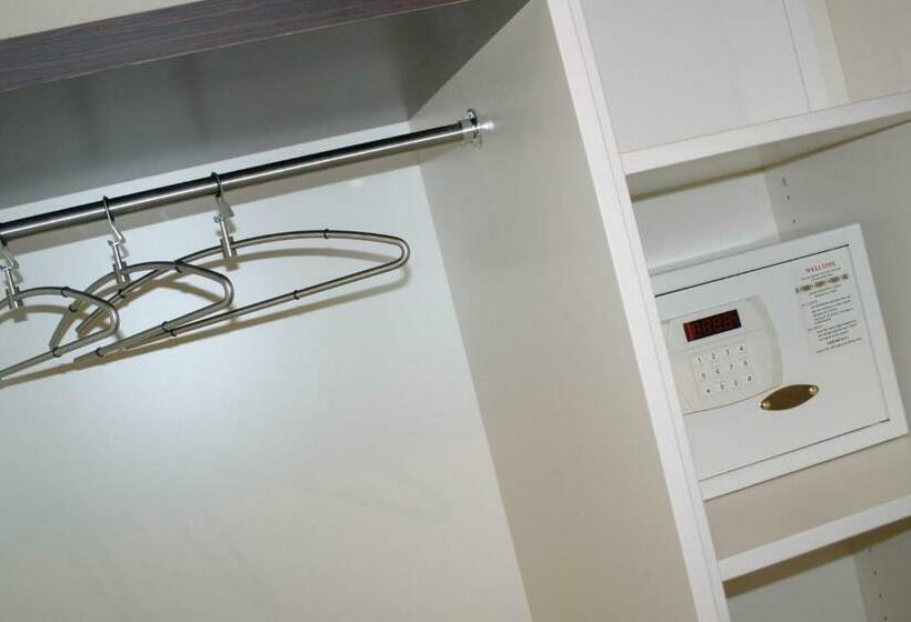 Номер Стандарт, Le Merceny Motel