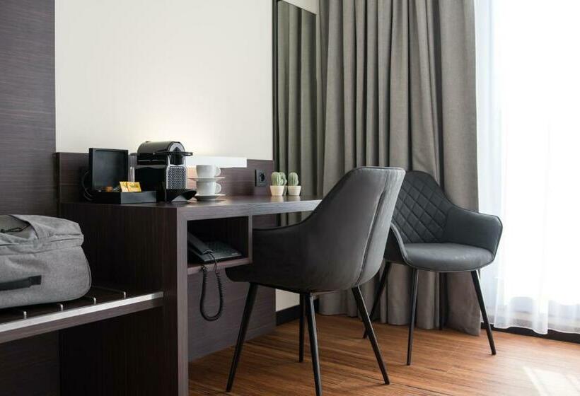 Номер Стандарт, Le Merceny Motel