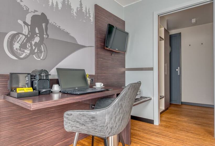 Номер Стандарт, Le Merceny Motel