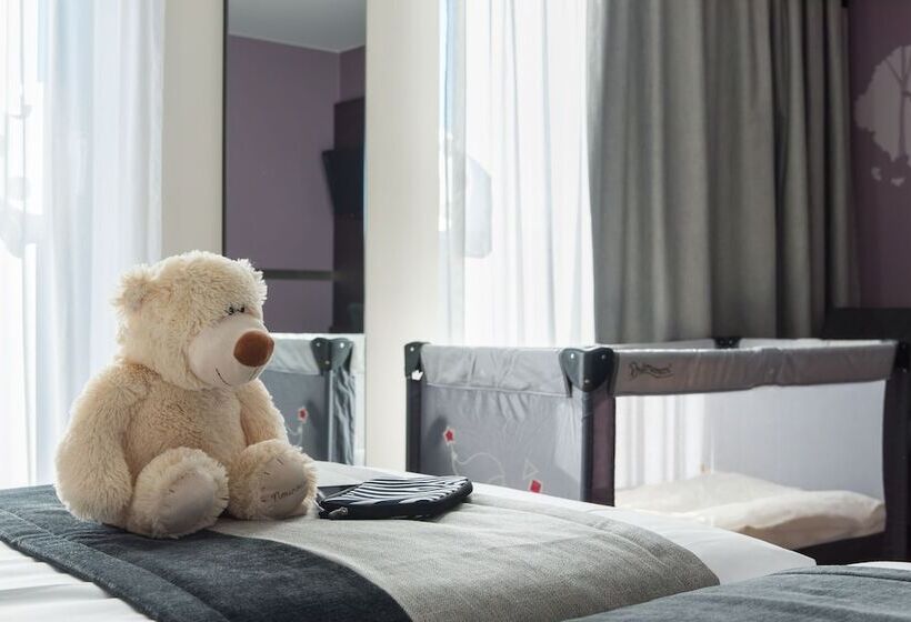 Номер Стандарт, Le Merceny Motel