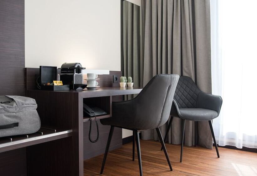标准间, Le Merceny Motel