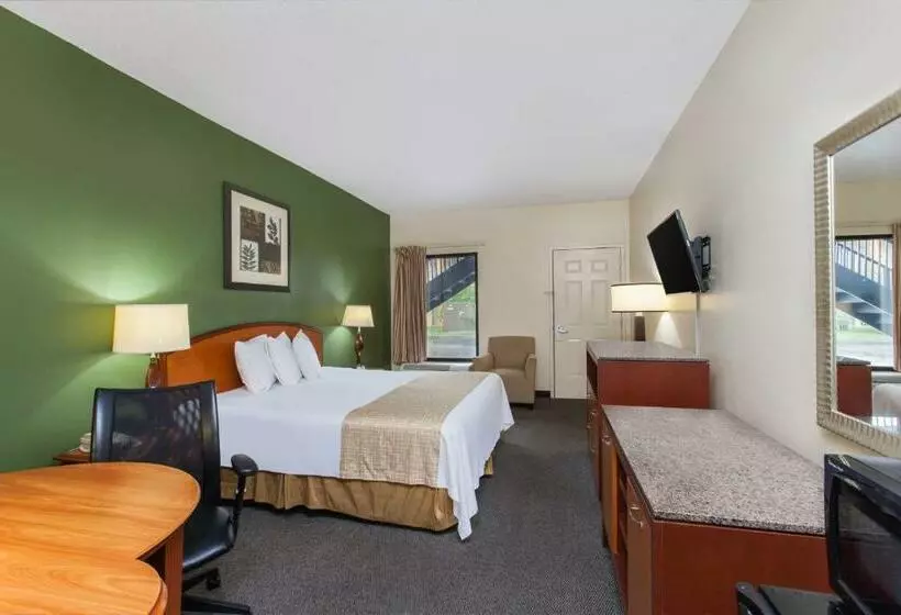 キングサイズベッドのスタンダードルーム, Quality Inn Port Wentworth Savannah North