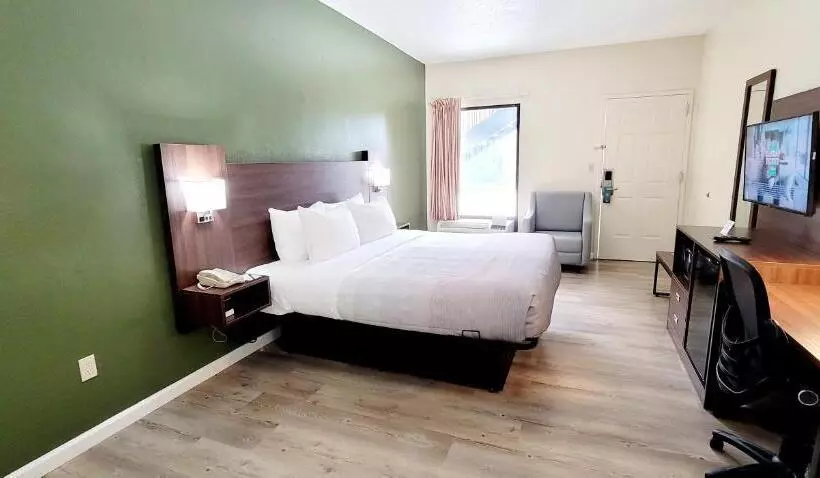 キングサイズベッドのスタンダードルーム, Quality Inn Port Wentworth Savannah North