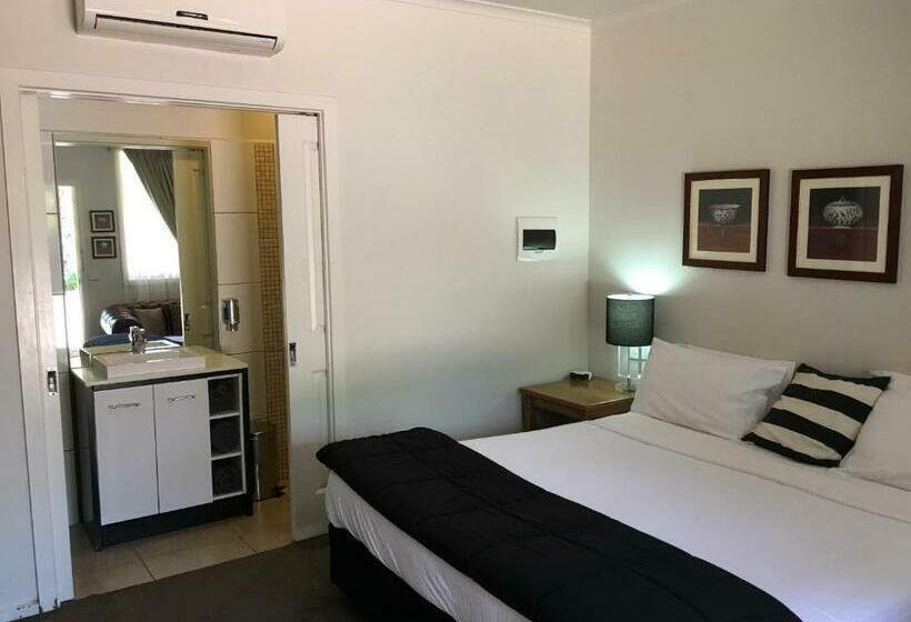 Номер Deluxe Кровать Кинг, Norwood House Motel & Receptions