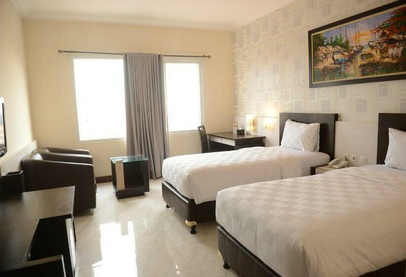 Номер Deluxe, 88 Jember By Wh
