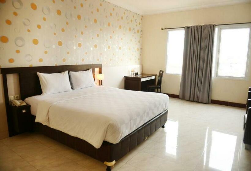 Номер Deluxe, 88 Jember By Wh