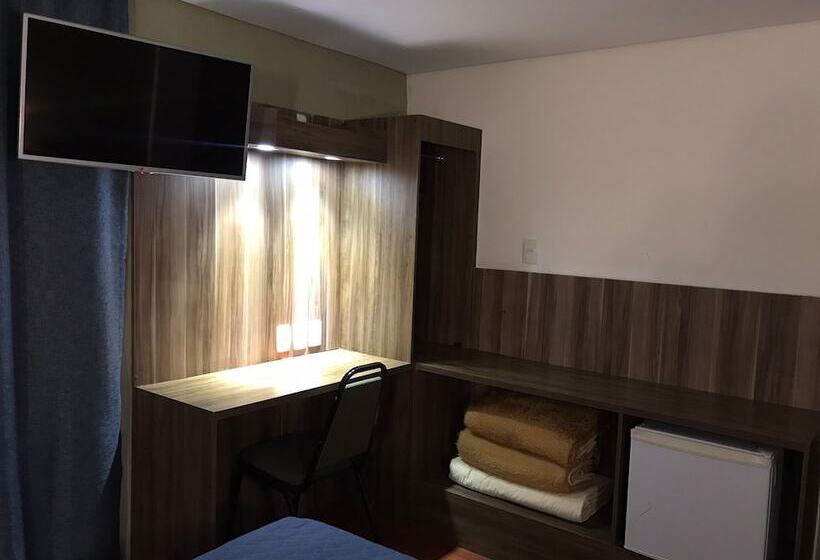 高级三人间, Afford Hoteis