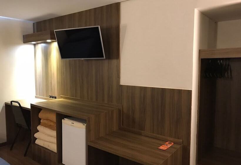 四人高级间, Afford Hoteis