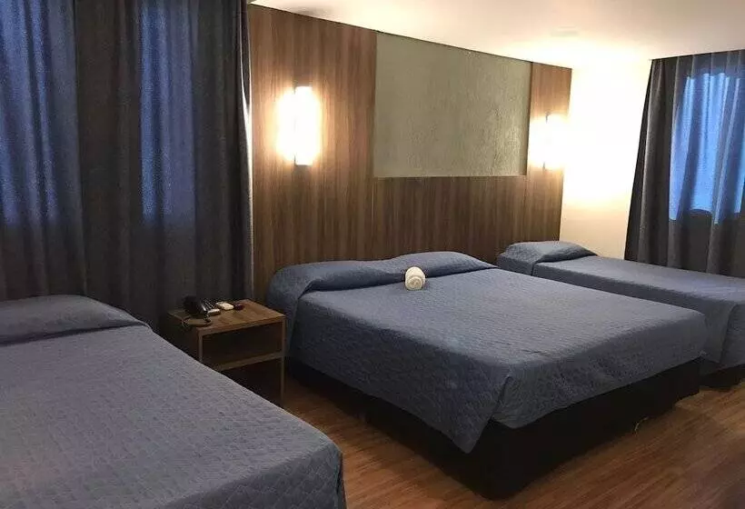 Superior Neljän Hengen Huone, Afford Hoteis