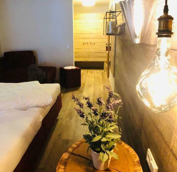 اتاق استاندارد سه نفره, Alpenblick