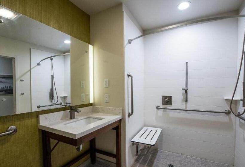 غرفة قياسية سرير كينج لذوى الإحتياجات الخاصة, Best Western Plus Gardena Los Angeles Inn & Suites