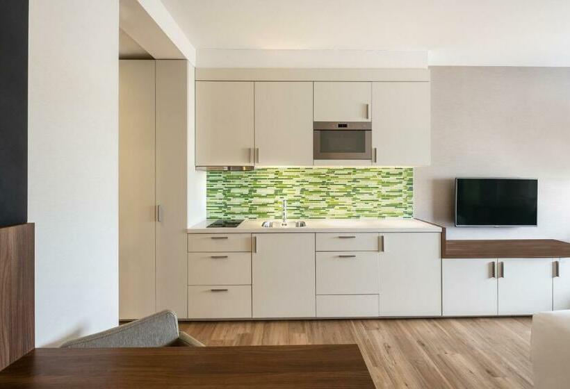 استودیو استاندارد با تخت کینگ, Element Amsterdam