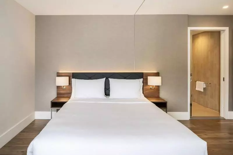 スーペリアスタジオ, Element Amsterdam