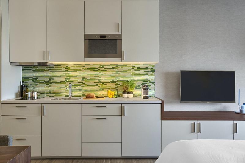 استودیوی سوپریور, Element Amsterdam