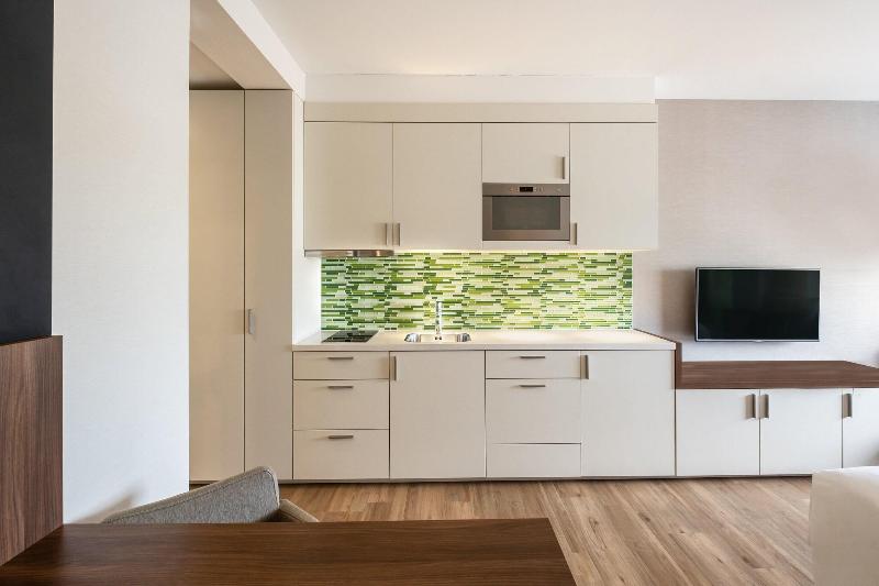 استودیوی سوپریور, Element Amsterdam