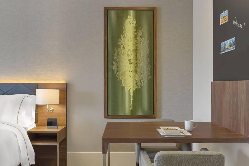 استودیوی سوپریور, Element Amsterdam