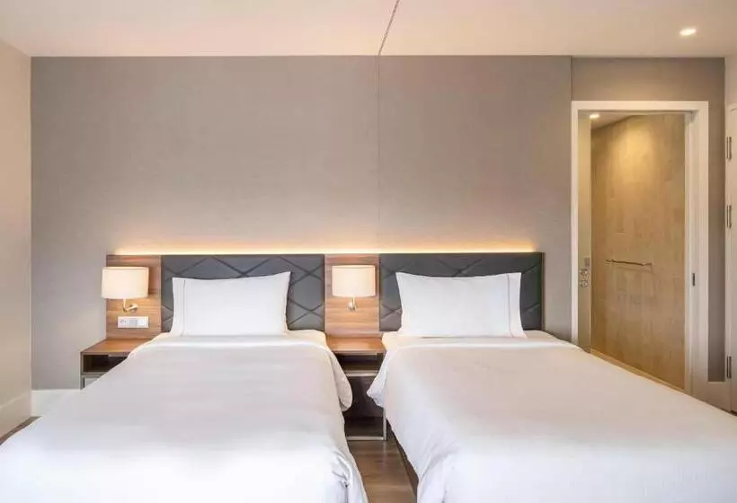 スーペリアスタジオ, Element Amsterdam