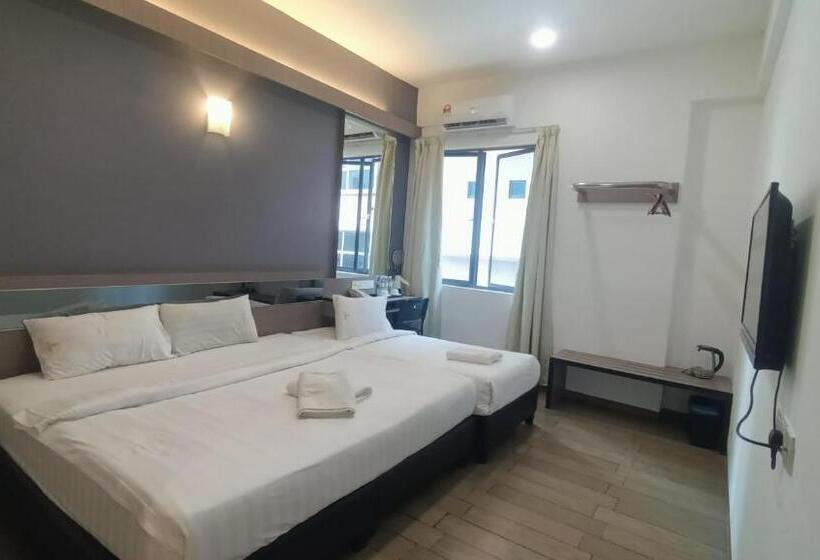 Семейный Номер Deluxe, Golden View Nilai