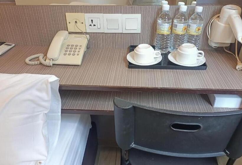 Трехместный Номер Deluxe, Golden View Nilai