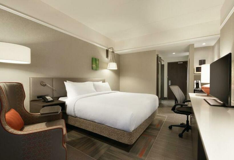 חדר סטנדרט עם מיטת קינג, Hilton Garden Inn Calgary Downtown