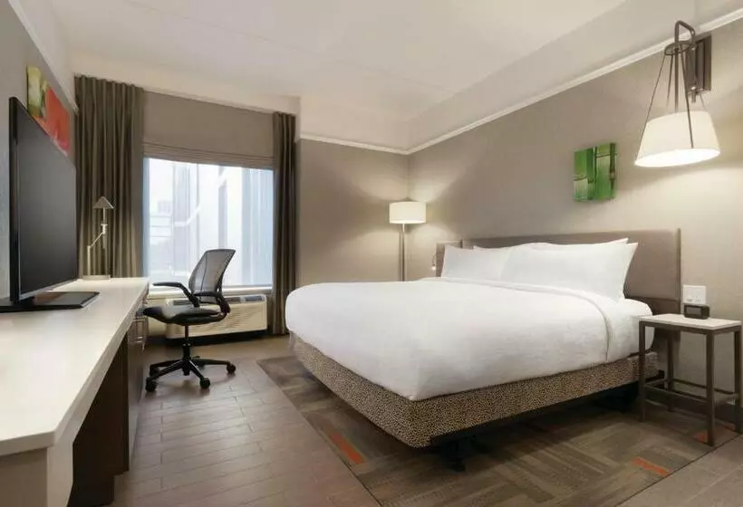 Standard Room King Bed Adapted for people with reduced mobility