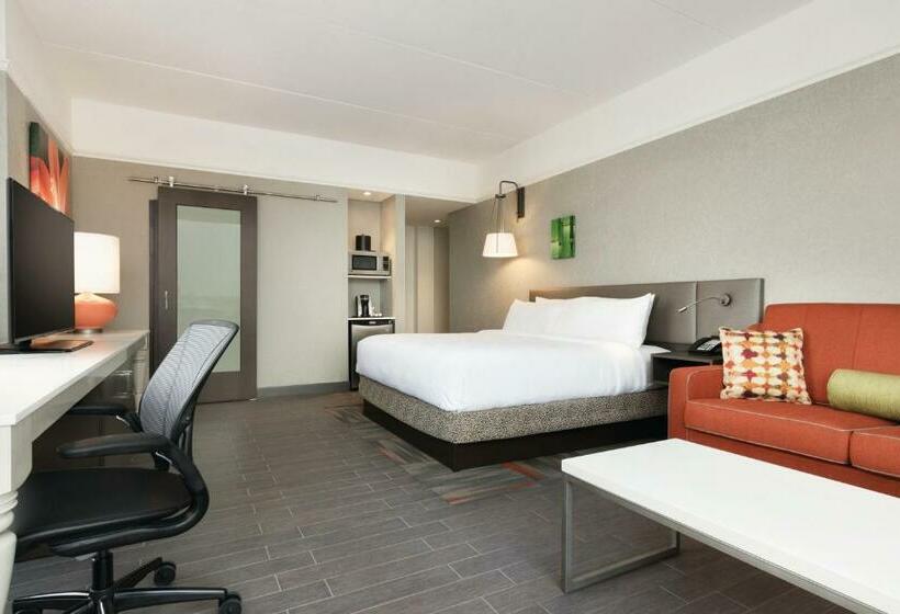 سوئیت با تخت بزرگ, Hilton Garden Inn Calgary Downtown