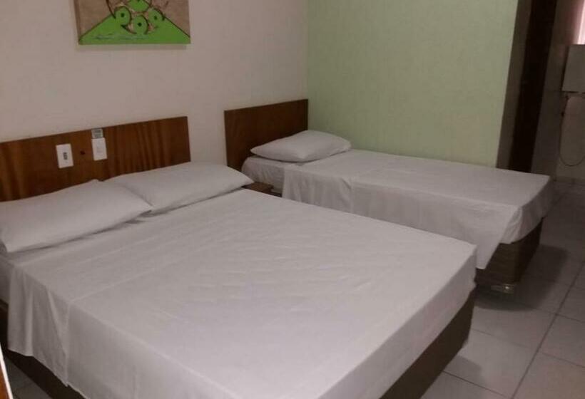 标准三人间, Ipê