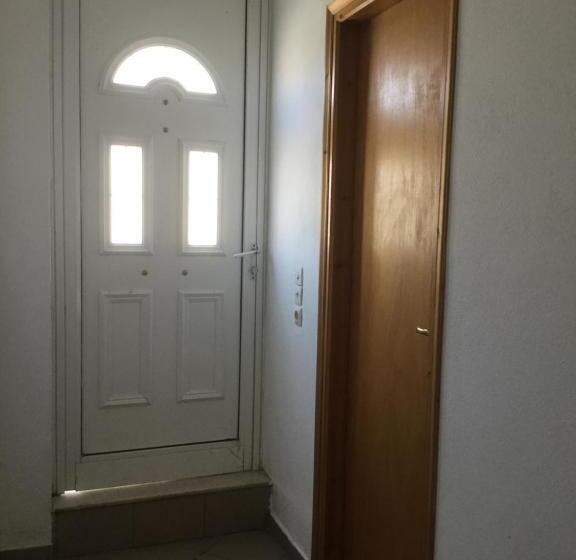 آپارتمان 1 خوابه همکف, Kallithea