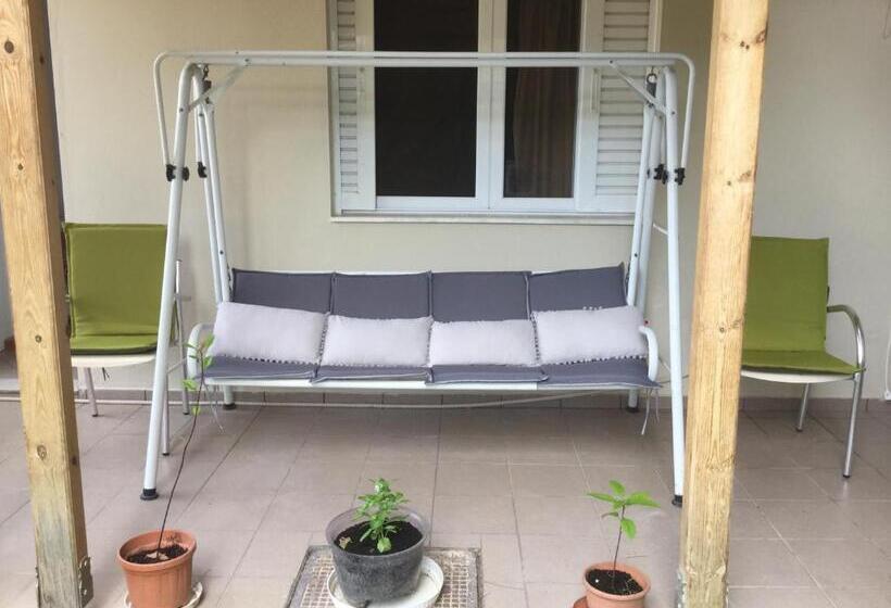 آپارتمان 1 خوابه همکف, Kallithea