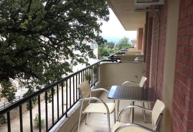 1 Bedroom Apartment Mountain View, Kallithea