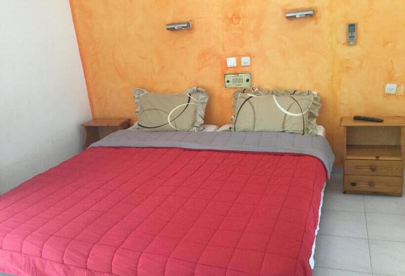 1 Bedroom Apartment Mountain View, Kallithea