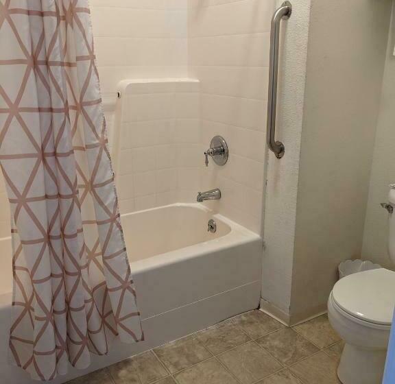 标准间, Lighthouse Inn